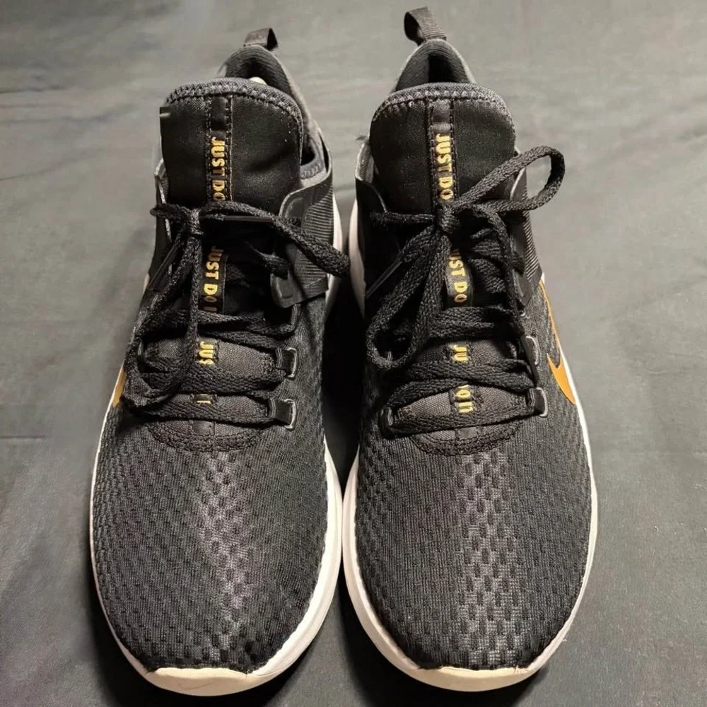 Nike Air Max Bella Black Gold Women's Training Shoes Size 11.5 Sneaker